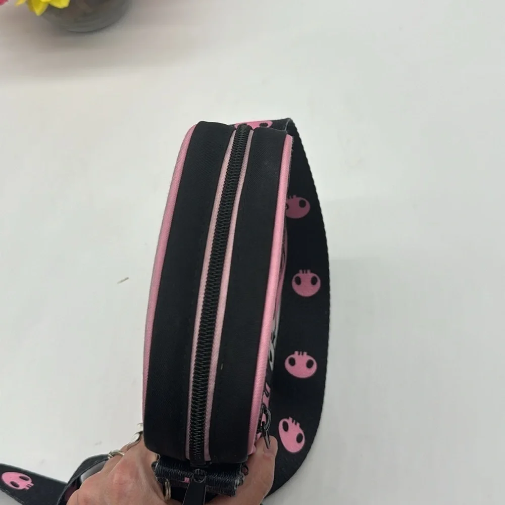 Kuromi by Sanrio Loungefly Black Pink Nylon Crossbody Bag NYB6056 - Picture 9 of 11